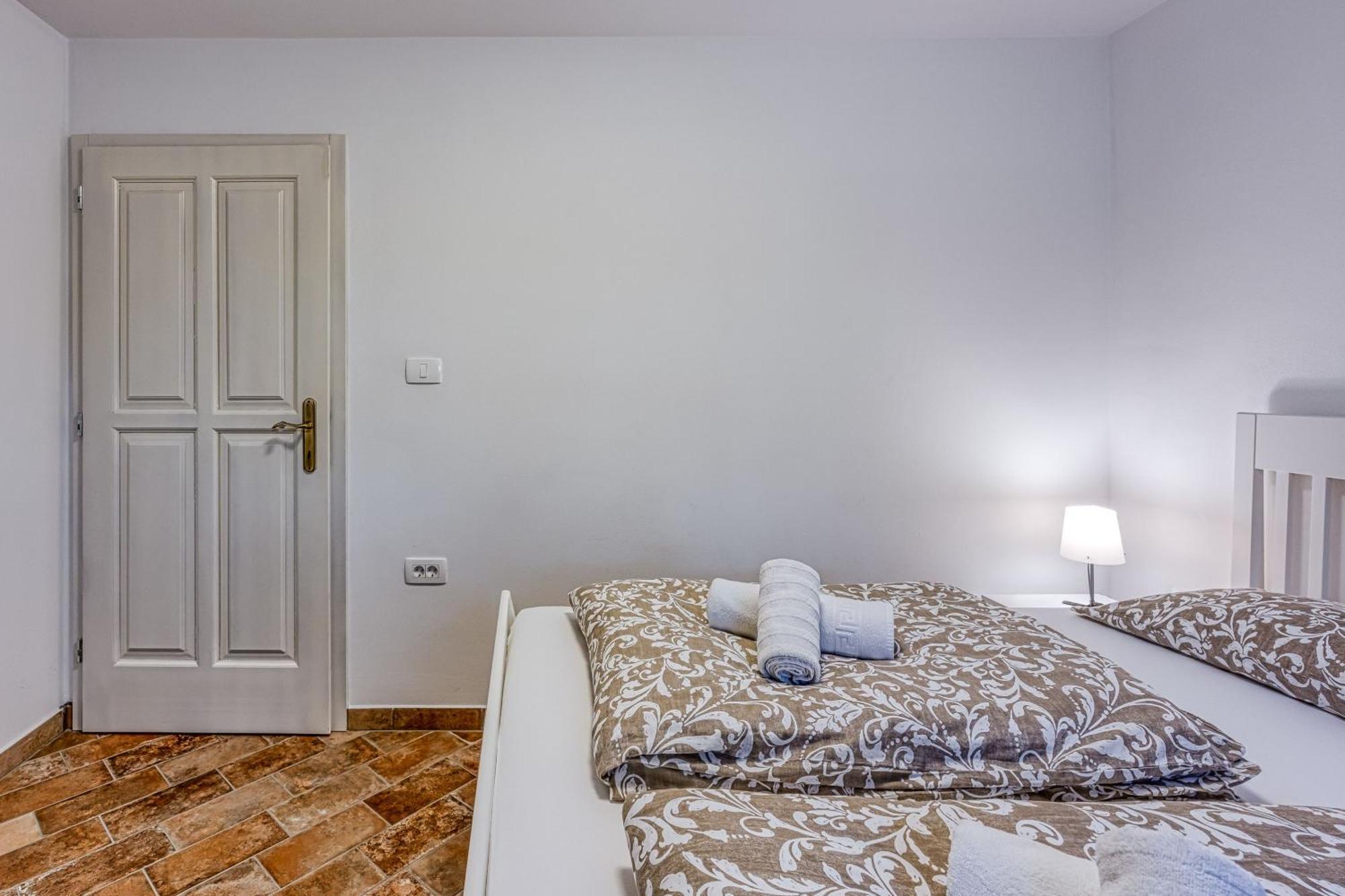 PobegiIstrian Casa Pr Marici公寓 外观 照片